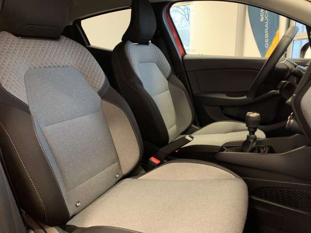 Fahrzeugbild eines Renault Clio