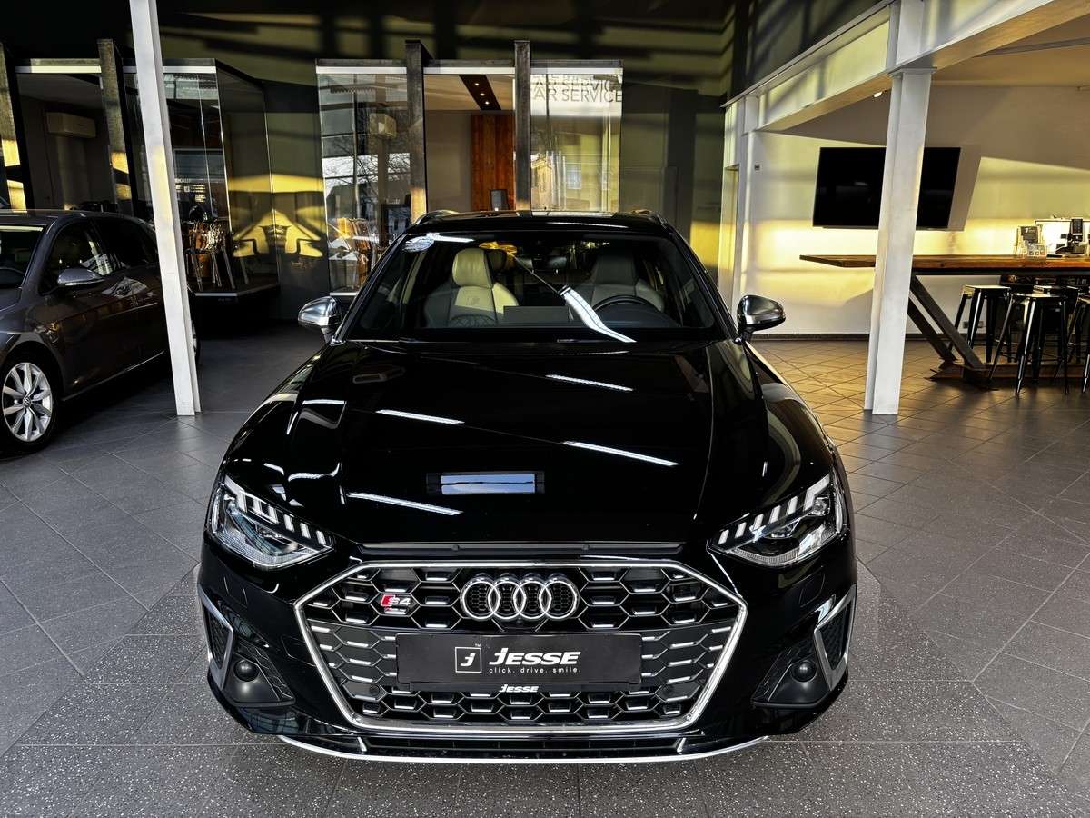 Fahrzeugbild eines Audi S4