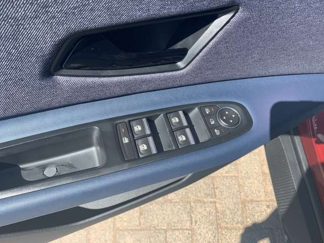 Fahrzeugbild eines Renault 4 E-TECH