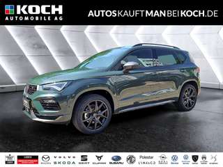 Schräge Frontansicht auf einen CUPRA Ateca , freigestellt