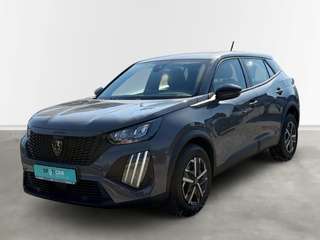 Schräge Frontansicht auf einen Peugeot 2008 , freigestellt