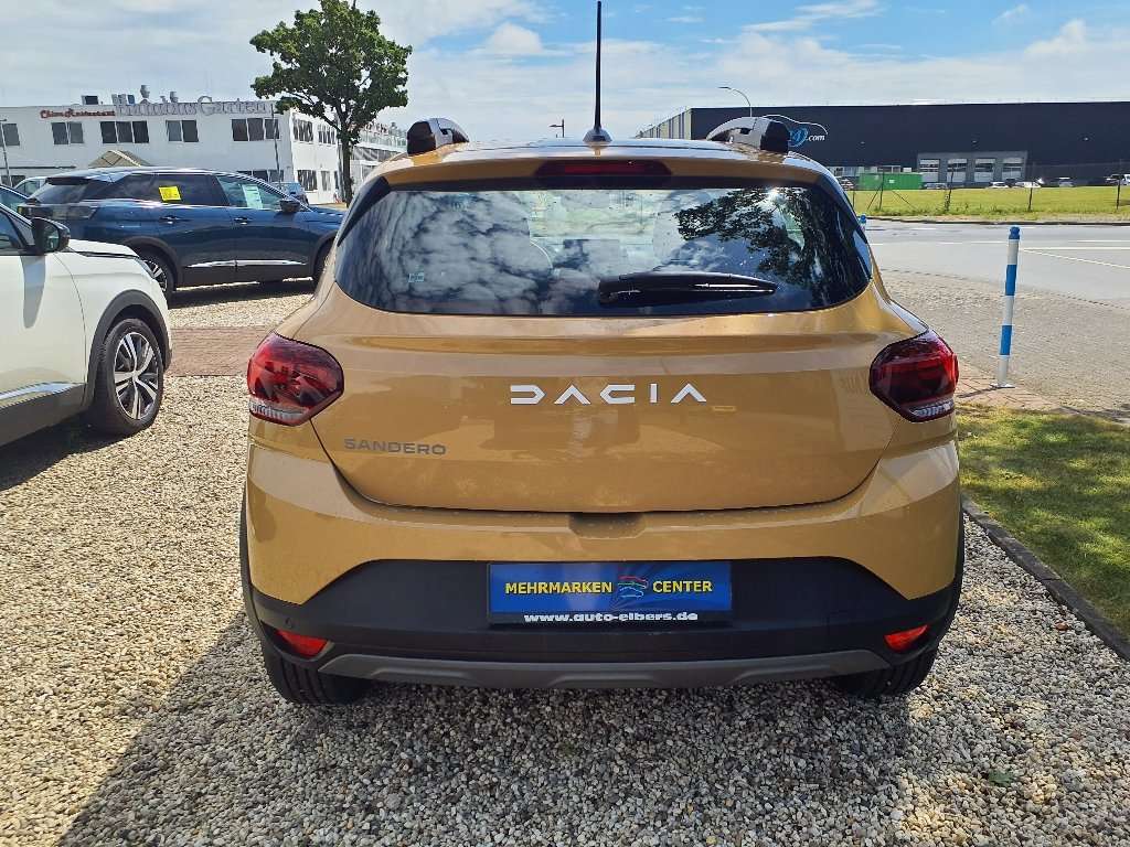 Fahrzeugbild eines Dacia Sandero