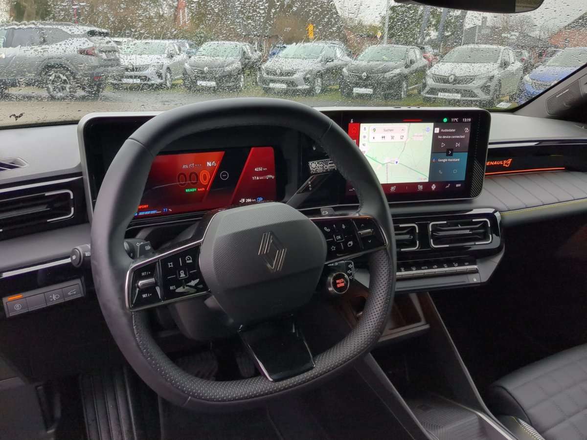 Fahrzeugbild eines Renault 4 E-TECH