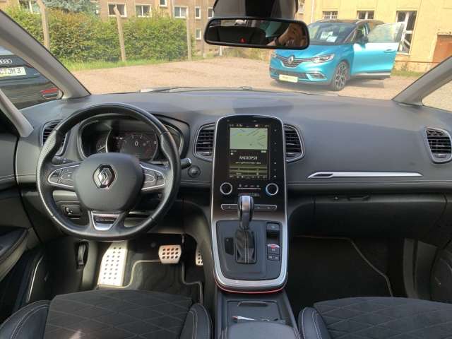 Fahrzeugbild eines Renault Grand Scénic