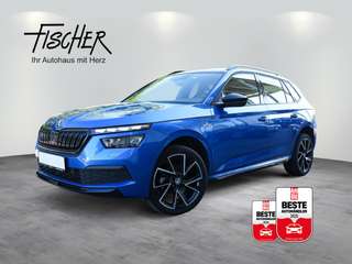 Schräge Frontansicht auf einen Skoda Kamiq , freigestellt