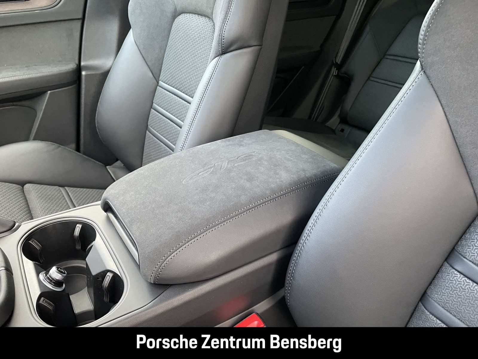Fahrzeugbild eines Porsche Cayenne