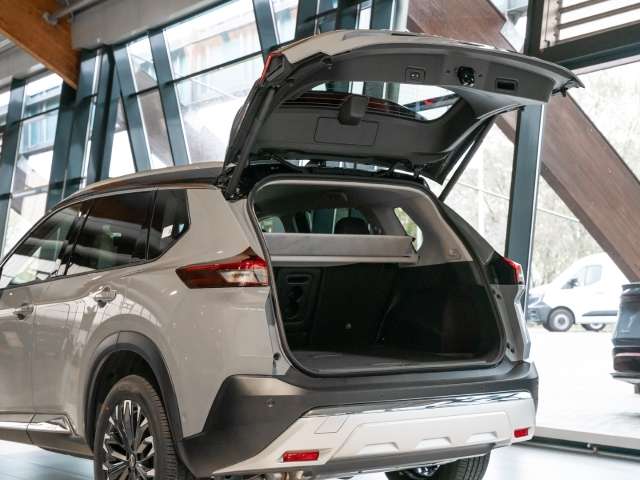 Fahrzeugbild eines Nissan X-TRAIL
