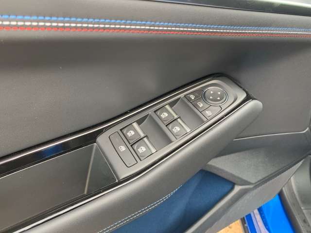 Fahrzeugbild eines Renault Rafale
