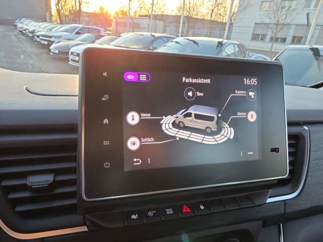 Fahrzeugbild eines Nissan Primastar