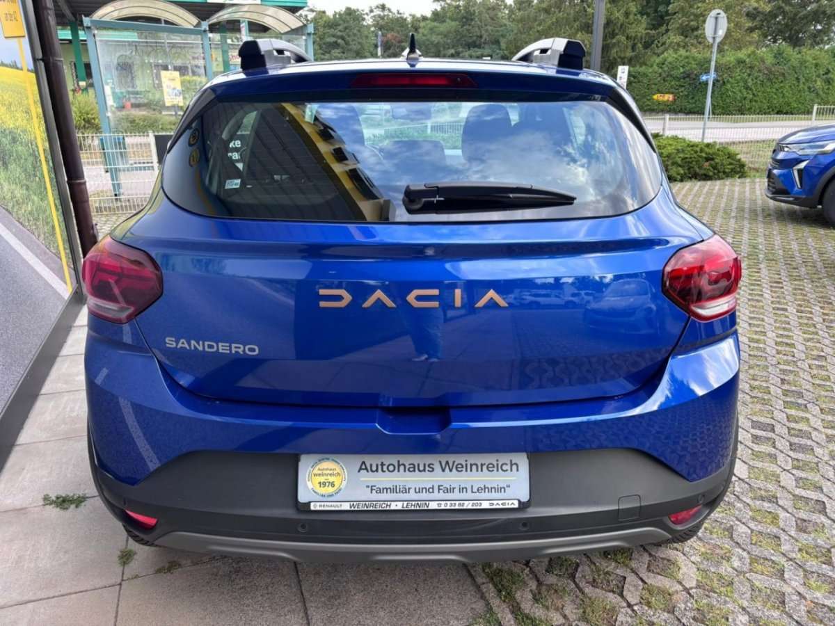 Fahrzeugbild eines Dacia Sandero