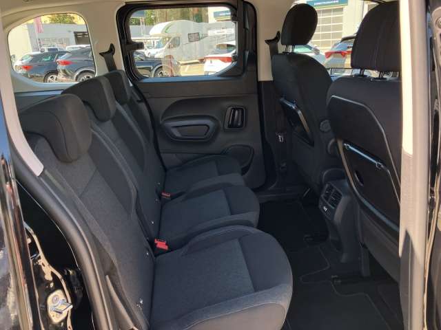 Fahrzeugbild eines Peugeot Rifter