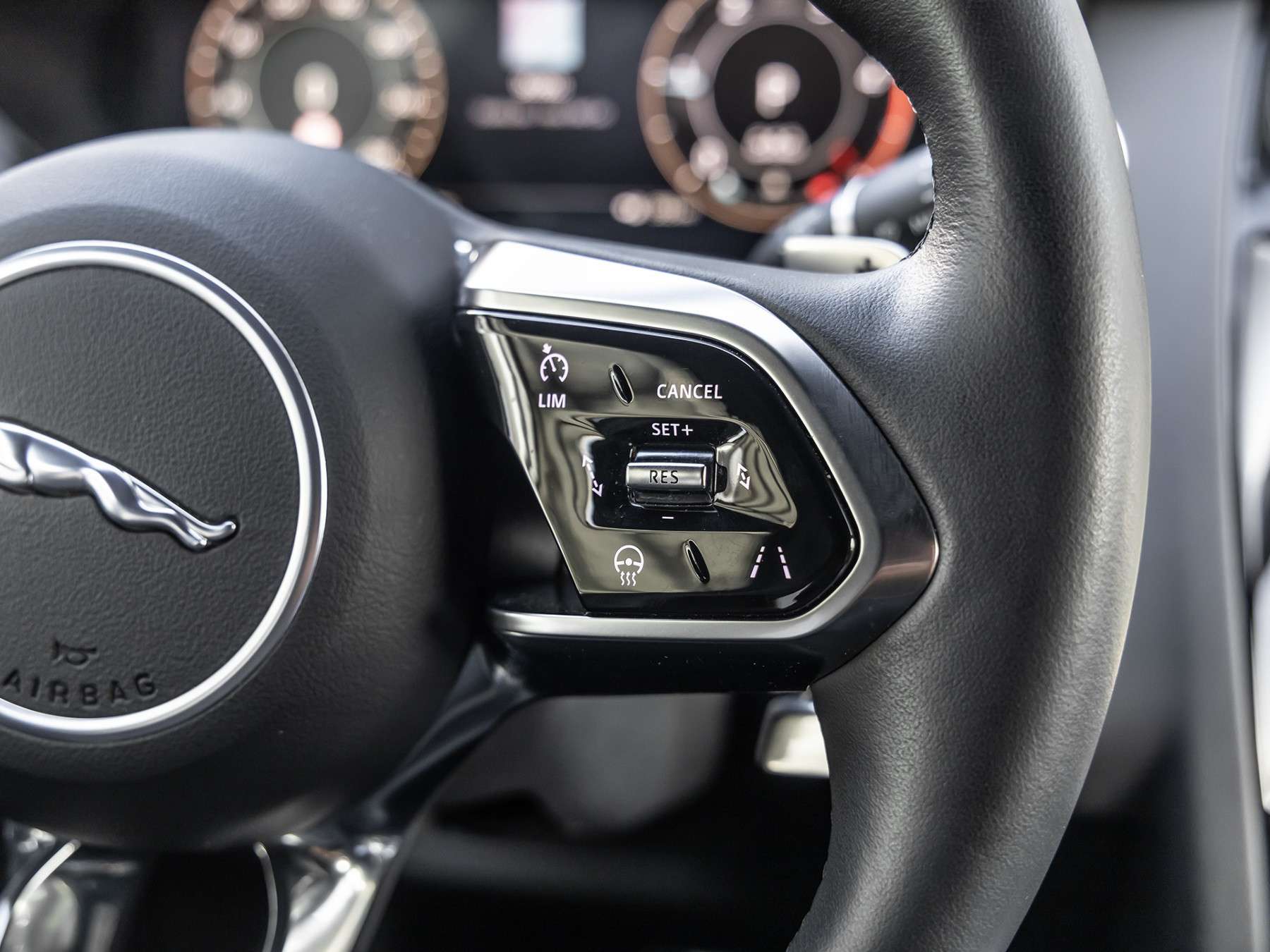 Fahrzeugbild eines Jaguar E-PACE