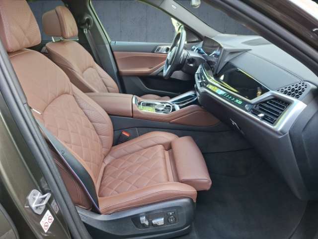 Fahrzeugbild eines BMW X6