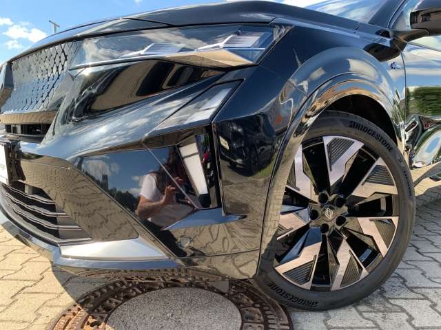 Fahrzeugbild eines Renault Rafale