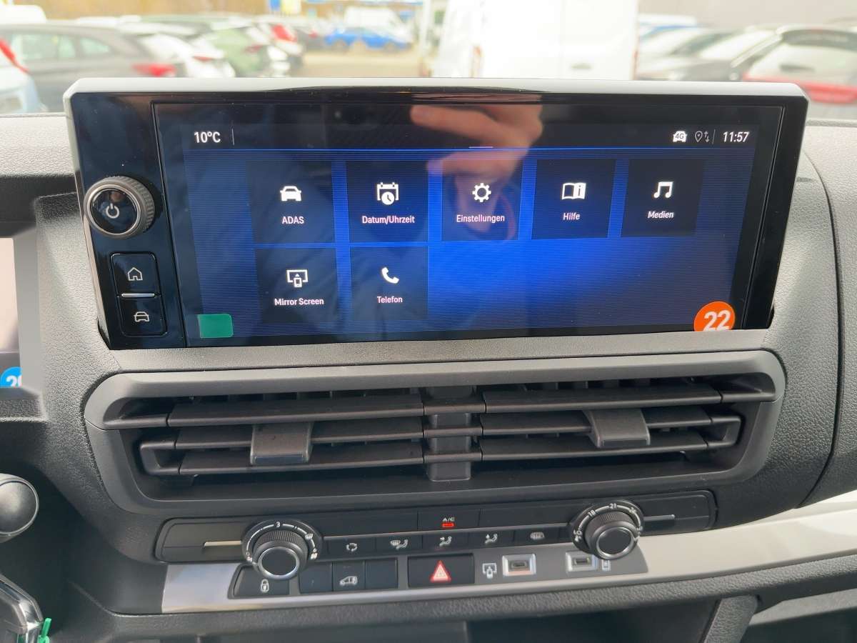 Fahrzeugbild eines Opel Vivaro