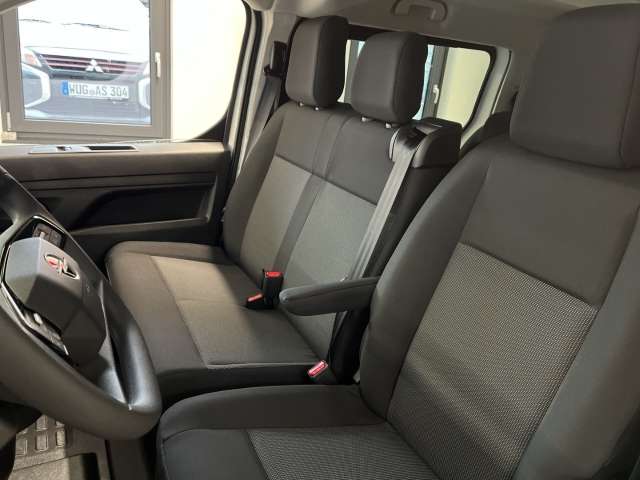 Fahrzeugbild eines Opel Vivaro