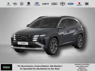 Schräge Frontansicht auf einen Hyundai Tucson , freigestellt