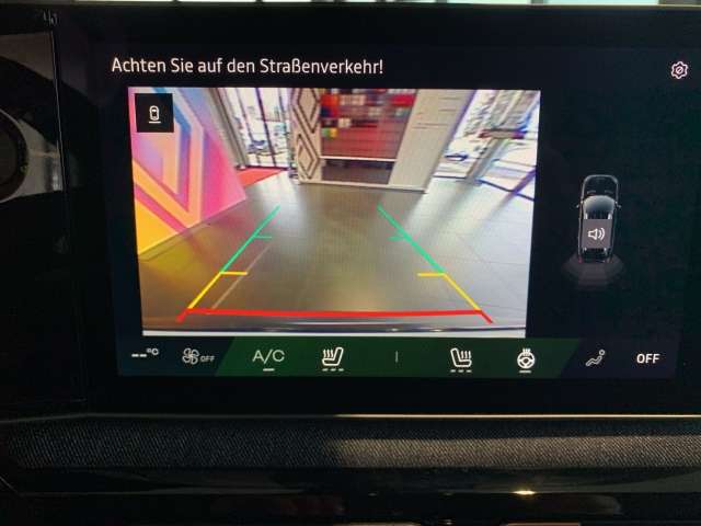 Fahrzeugbild eines Renault 4 E-TECH