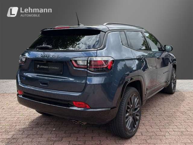 Fahrzeugbild eines Jeep Compass
