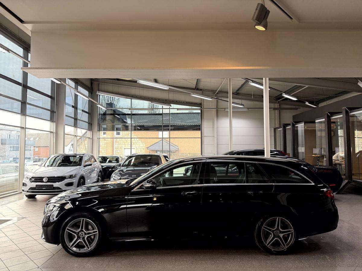 Fahrzeugbild eines Mercedes-Benz E-Klasse