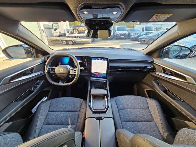 Fahrzeugbild eines Renault Rafale