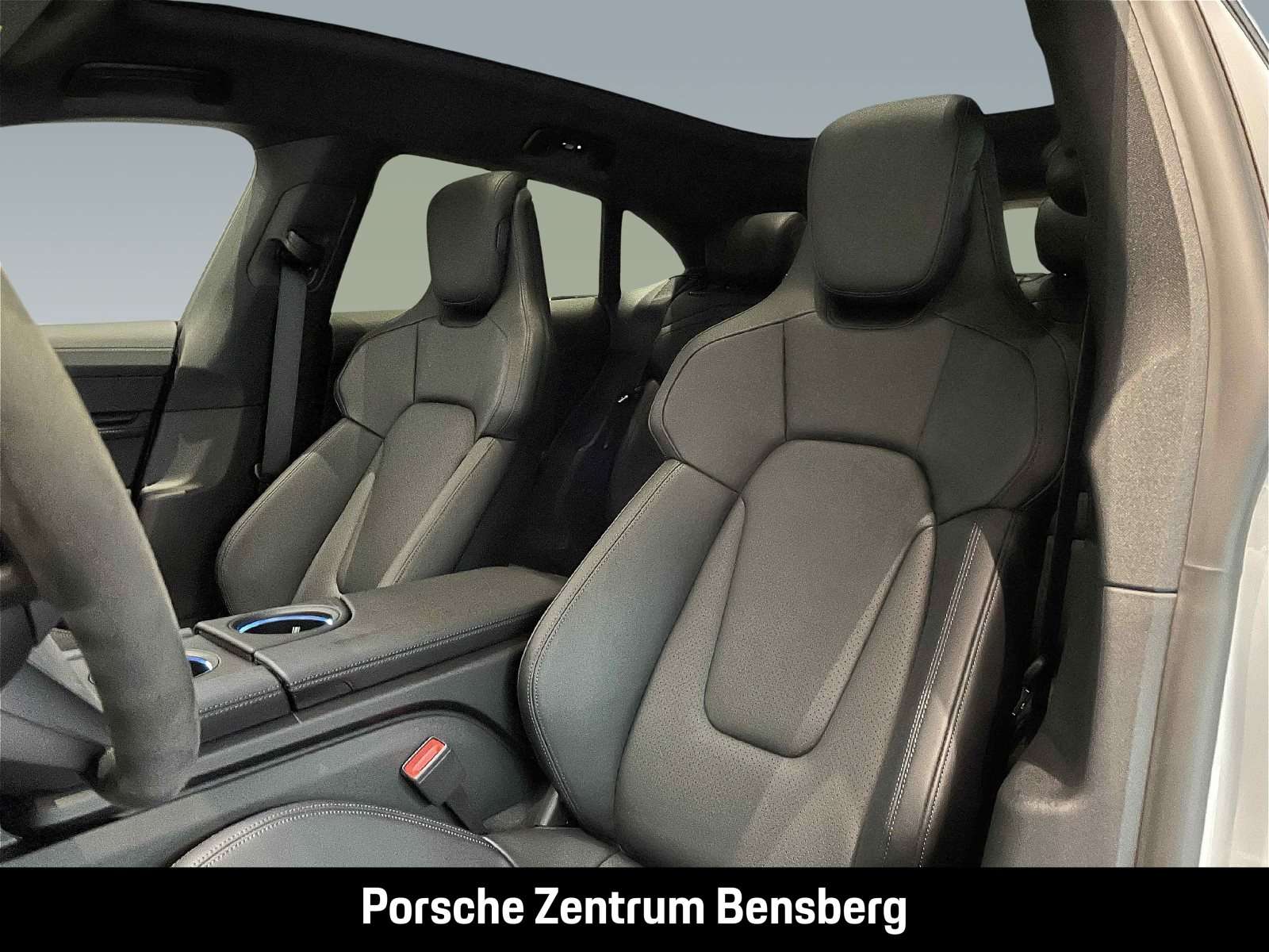 Fahrzeugbild eines Porsche Taycan