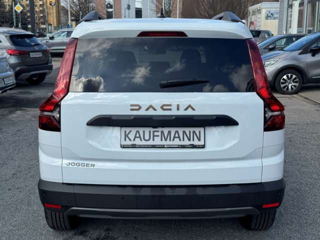 Fahrzeugbild eines Dacia Jogger