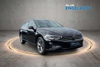 Schräge Frontansicht auf einen Volkswagen Passat , freigestellt