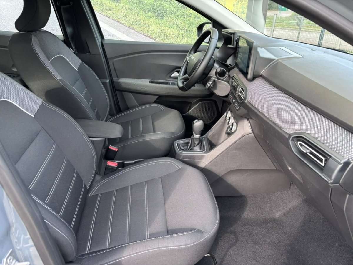 Fahrzeugbild eines Dacia Sandero