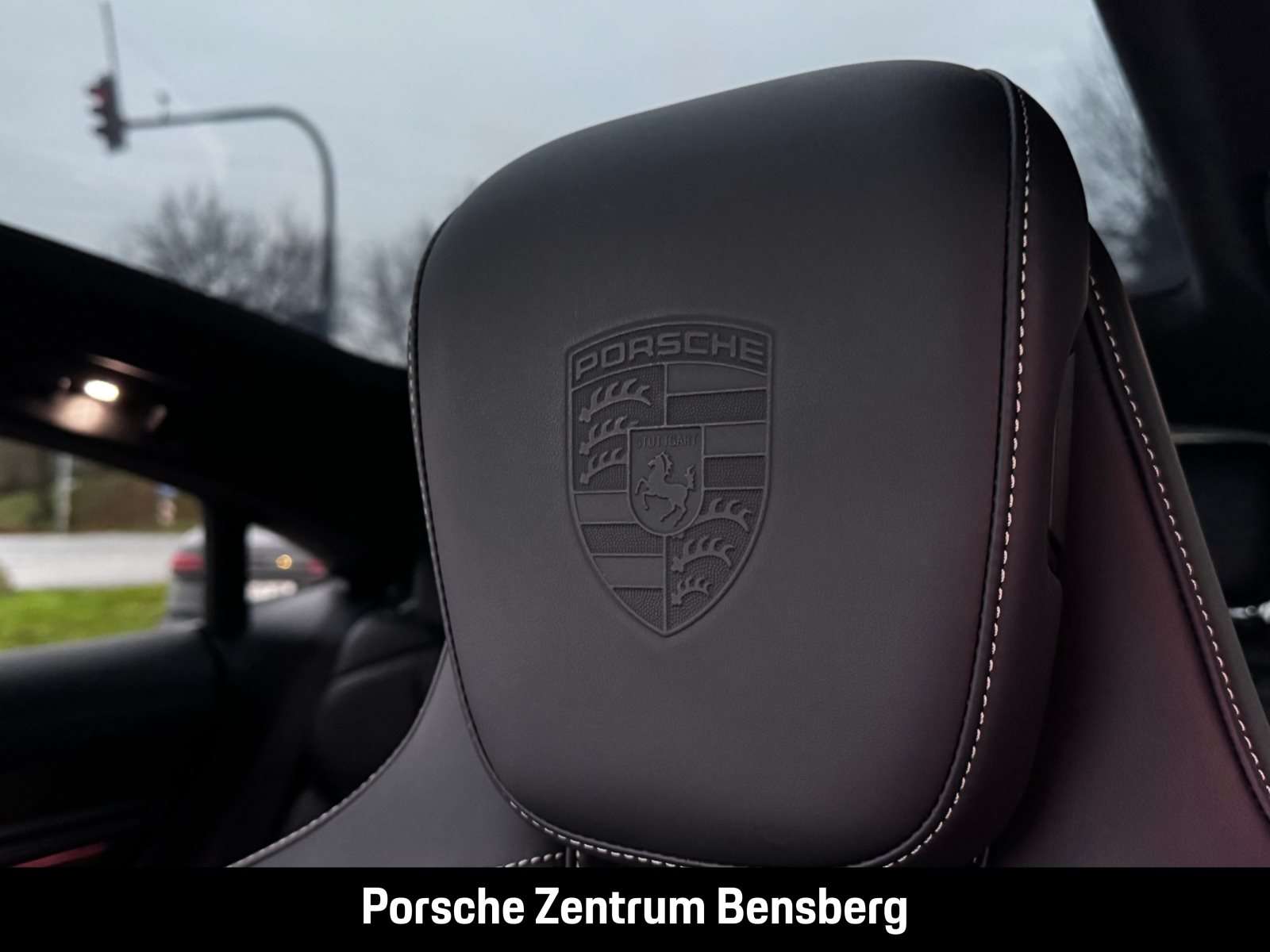 Fahrzeugbild eines Porsche Taycan