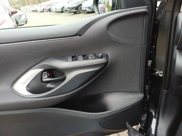 Fahrzeugbild eines Mazda Mazda2 Hybrid