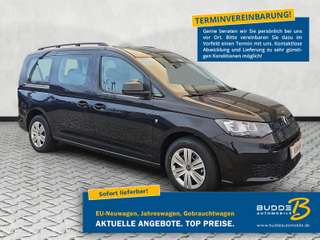 Schräge Frontansicht auf einen Volkswagen Caddy , freigestellt
