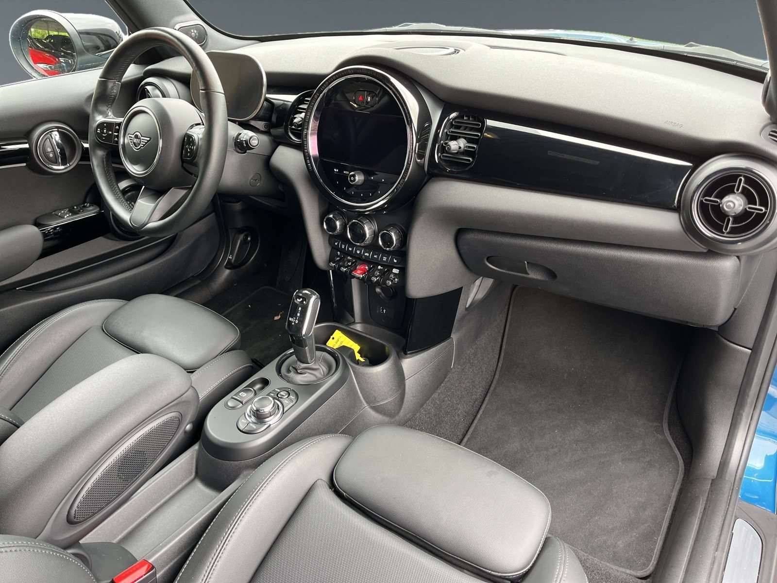 Fahrzeugbild eines MINI COOPER