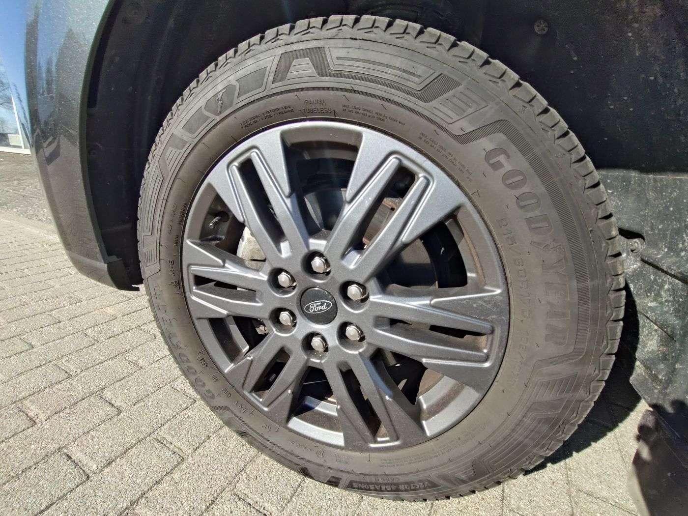 Fahrzeugbild eines Ford Tourneo Custom