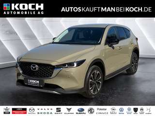 Schräge Frontansicht auf einen Mazda CX-5 , freigestellt