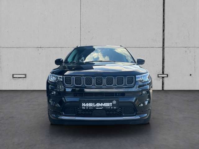 Fahrzeugbild eines Jeep Compass