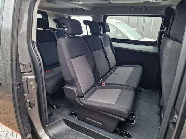 Fahrzeugbild eines Opel Vivaro