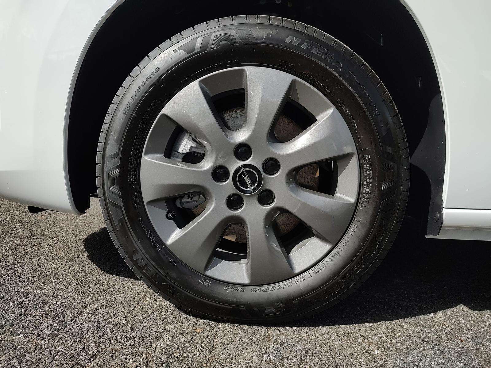 Fahrzeugbild eines Opel Combo Life