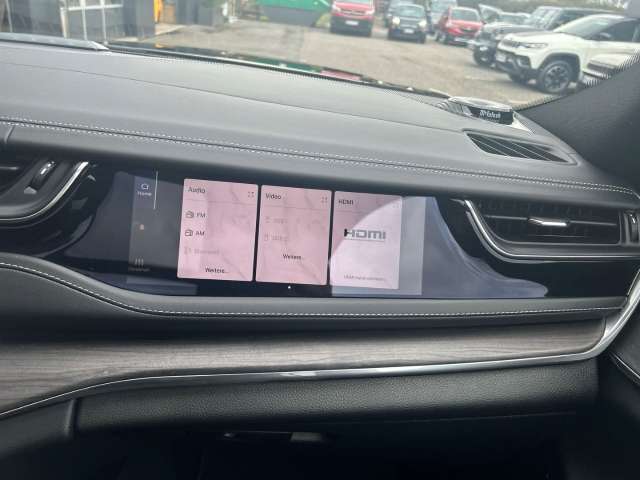 Fahrzeugbild eines Jeep Grand Cherokee