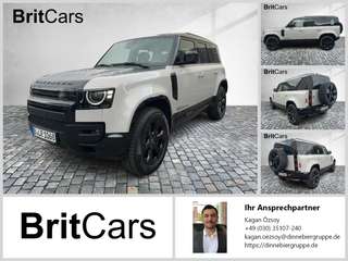 Schräge Frontansicht auf einen Land Rover Defender , freigestellt