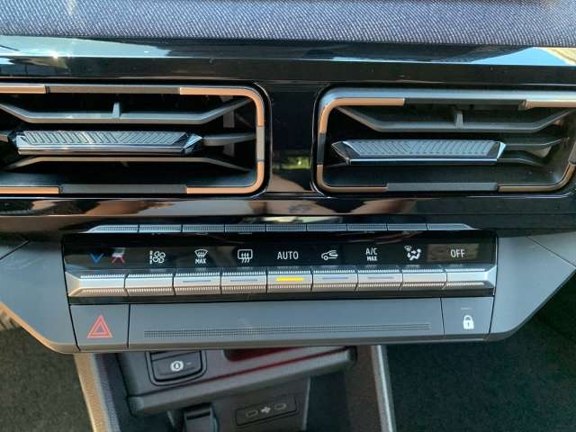Fahrzeugbild eines Renault 4 E-TECH