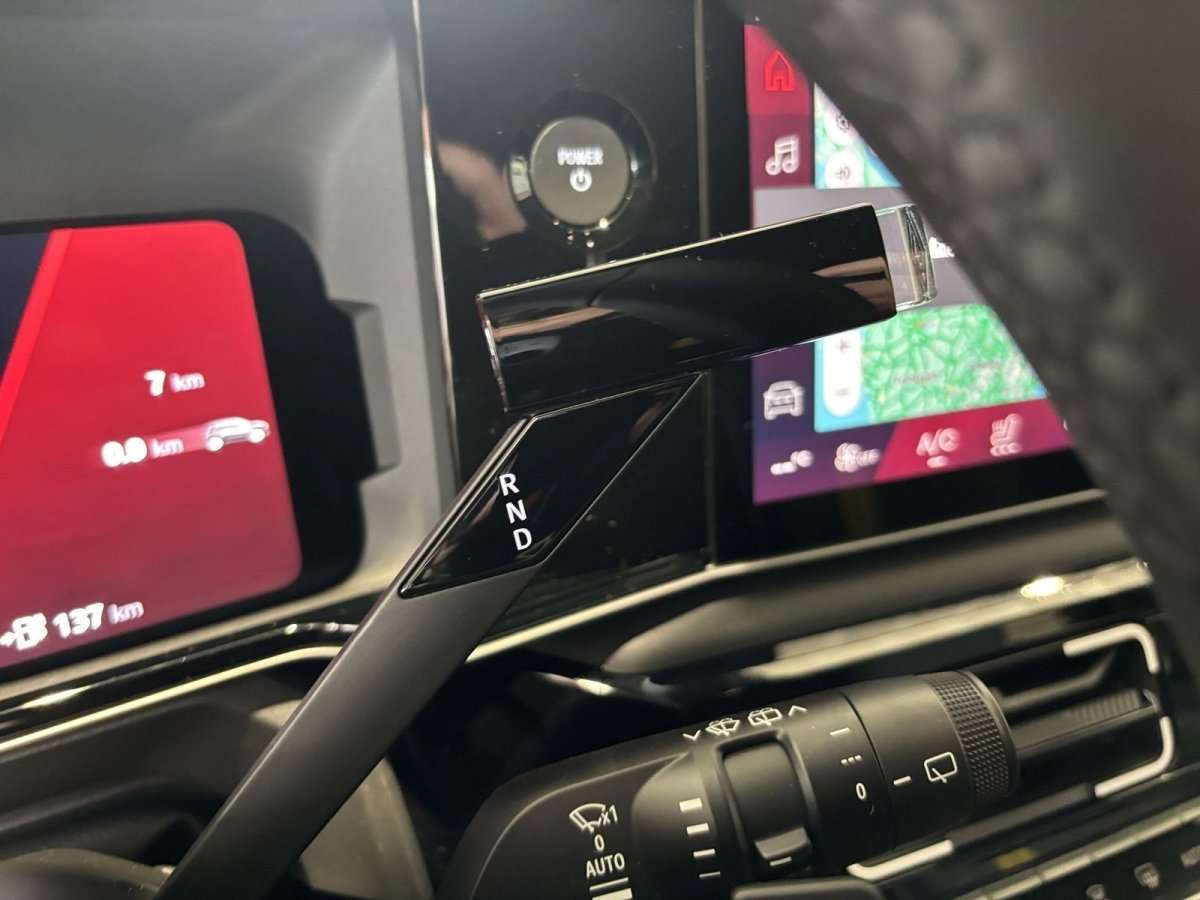 Fahrzeugbild eines Renault 4 E-TECH