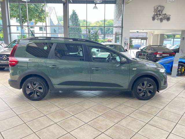 Fahrzeugbild eines Dacia Jogger