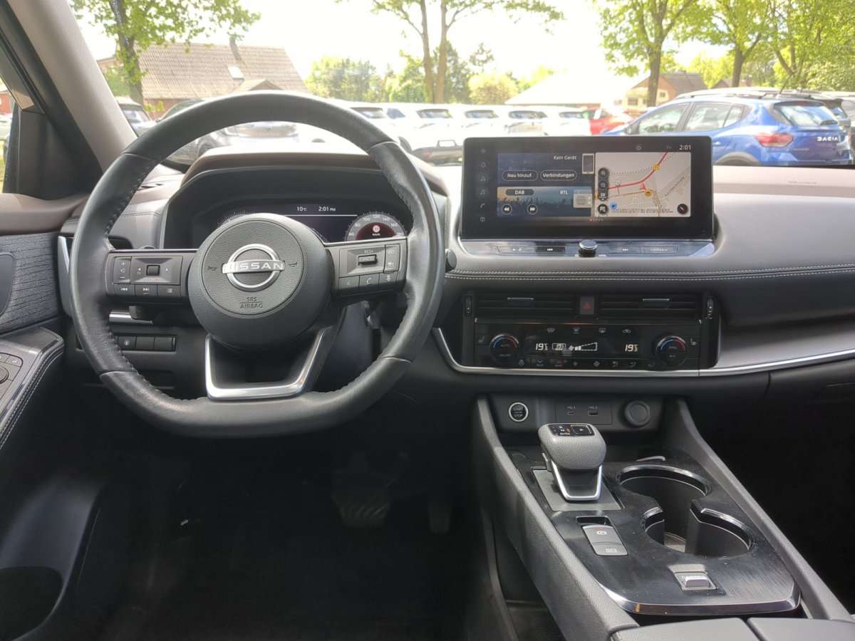 Fahrzeugbild eines Nissan X-TRAIL