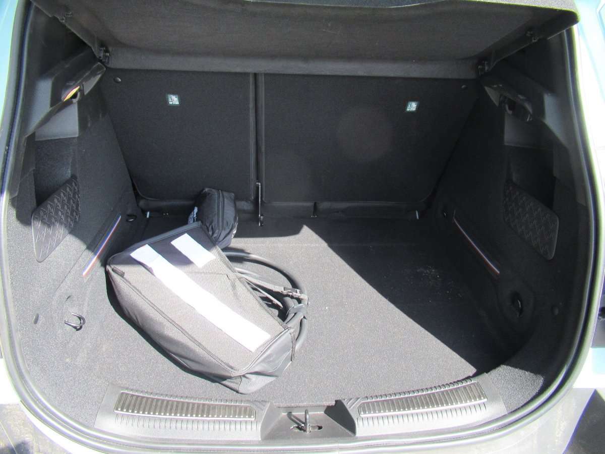 Fahrzeugbild eines Renault 4 E-TECH