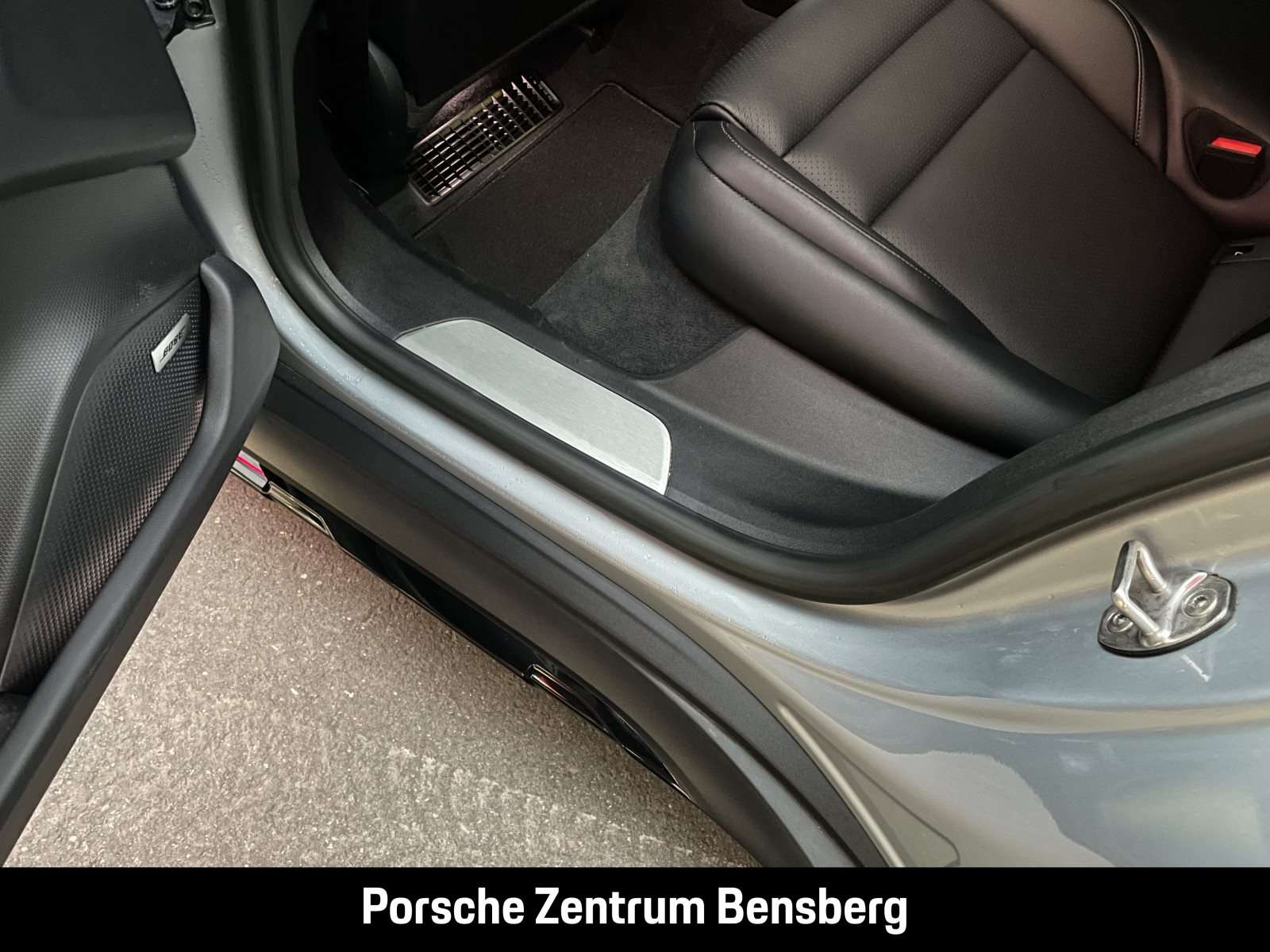 Fahrzeugbild eines Porsche Taycan