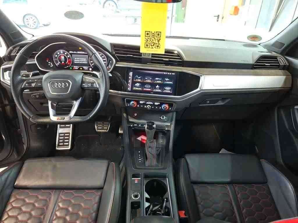 Fahrzeugbild eines Audi RS Q3