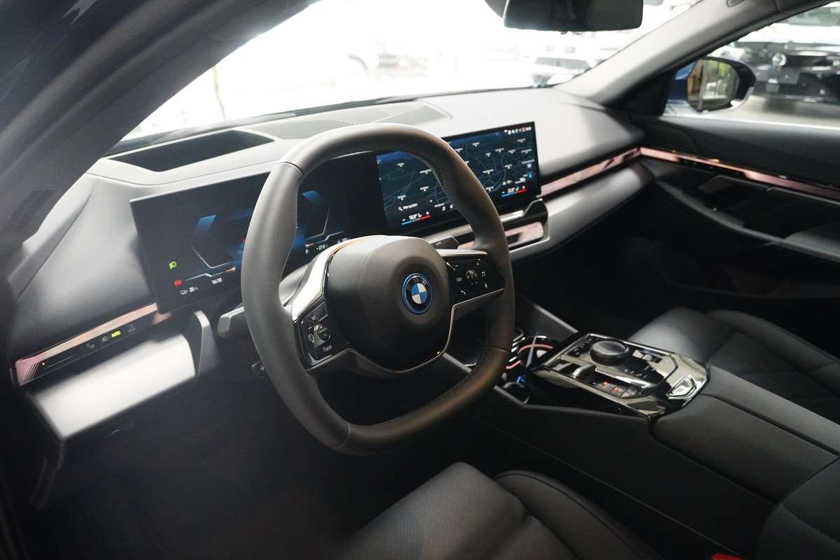 Fahrzeugbild eines BMW i5