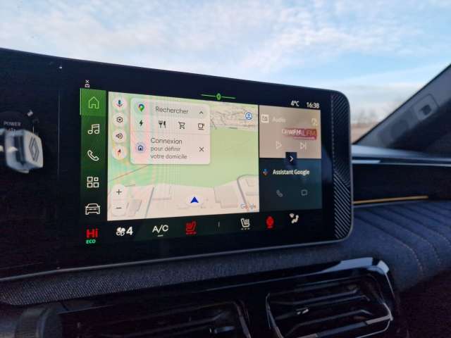 Fahrzeugbild eines Renault 4 E-TECH