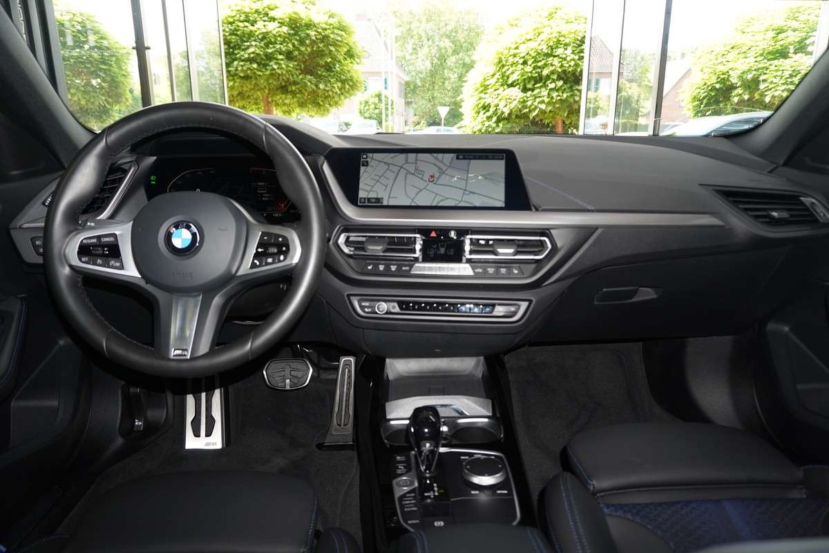 Fahrzeugbild eines BMW 2er-Reihe